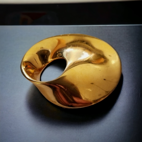 Vintage Mid Century Monet Oval Gold Tone Brooch Pin - Picture 5 of 12